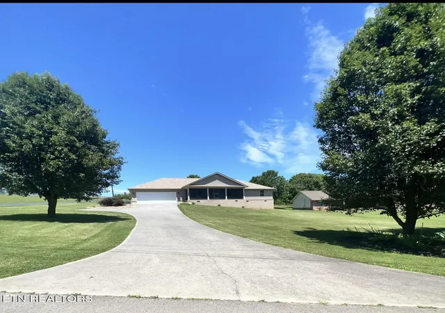 Homes for sale in Sevierville, TN | 2449 Oakview Ln, Sevierville, TN 37876 | MLS# 1345456