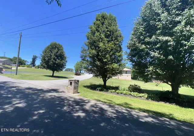 Homes for sale in Sevierville, TN | 2449 Oakview Ln, Sevierville, TN 37876 | MLS# 1345456