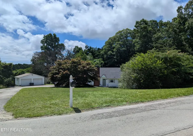 Photo 3 of Sale Pending at 8135 Harmon Rd, Powell, TN 37849 | MLS# 1345340 | Listing updated on 2026-09-11