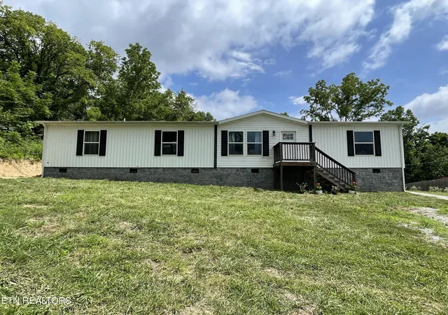 Homes for sale in Clinton, TN | 420 Lewallen Hollow Rd, Clinton, TN 37716 | MLS# 1345347