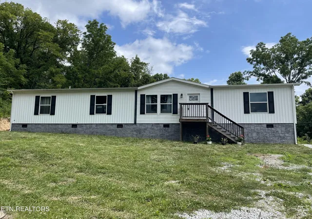 Homes for sale in Clinton, TN | 420 Lewallen Hollow Rd, Clinton, TN 37716 | MLS# 1345347