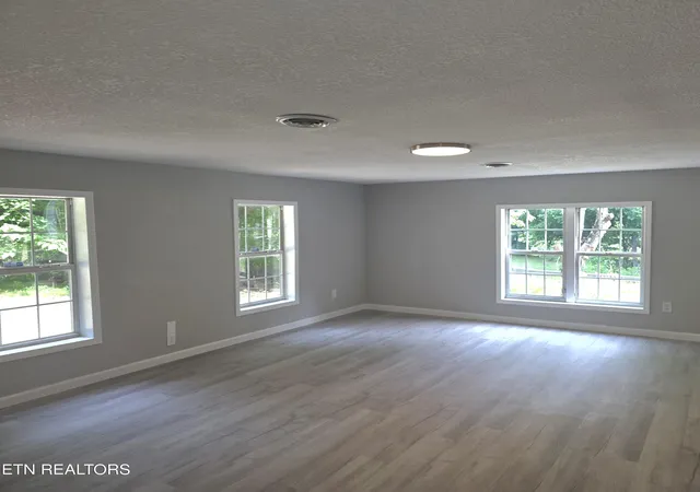 Photo 3 of Single family home for sale at 2074 Long Holw Rd, La Follette, TN 37766 | MLS# 1345398 | Listing updated on 2026-09-18