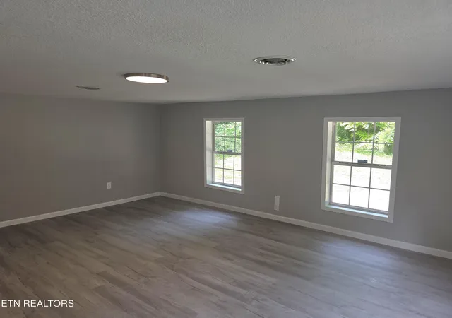 Photo 3 of Single family home for sale at 2074 Long Holw Rd, La Follette, TN 37766 | MLS# 1345398 | Listing updated on 2026-09-18