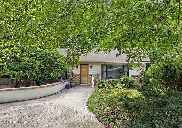 2nd image of 126 Westwood Dr, Clinton, TN 37716 | MLS# 1345403
