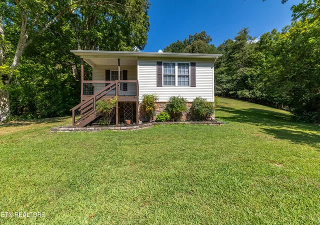 Photo 4 of Single family home for sale at 2305 Smith School Rd, Knoxville, TN 37914 | MLS# 1345367 | Listing updated on 2026-09-07