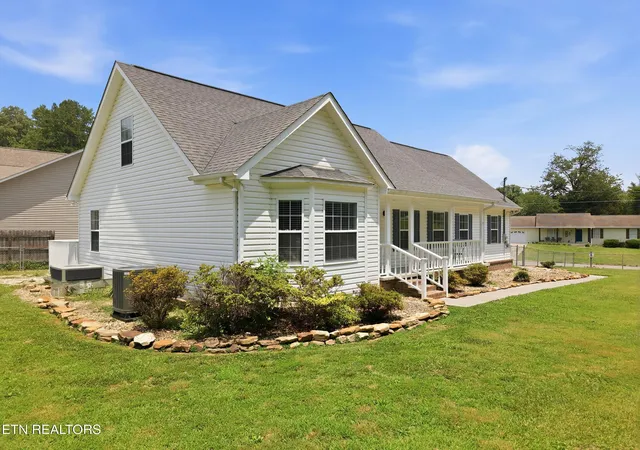 Homes for sale in Oliver Springs, TN | 105 Aspen Ln, Oliver Springs, TN 37840 | MLS# 1346087