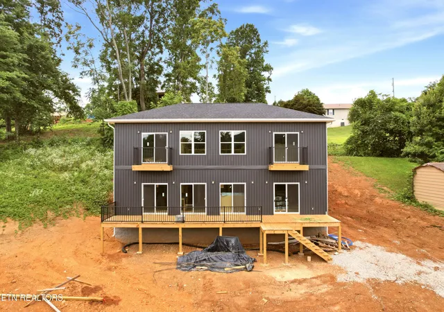 1st image of 109 Breezeway Ln, Caryville, TN 37714 | MLS# 1345402