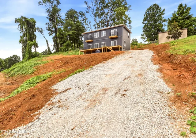 4th image of 109 Breezeway Ln, Caryville, TN 37714 | MLS# 1345402