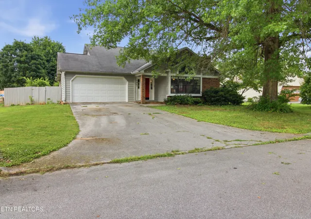Photo 1 of Sale Pending at 1341 Carowinds Cir, Maryville, TN 37803 | MLS# 1346090 | Listing updated on 2026-09-04