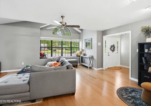 Photo 3 of Sale Pending at 1341 Carowinds Cir, Maryville, TN 37803 | MLS# 1346090 | Listing updated on 2026-09-04