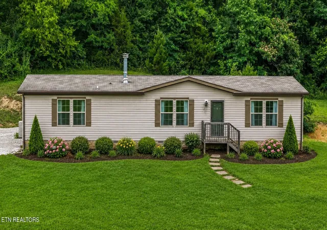 Homes for sale in Friendsville, TN | 4815 Big Springs Rd, Friendsville, TN 37737 | MLS# 1345871