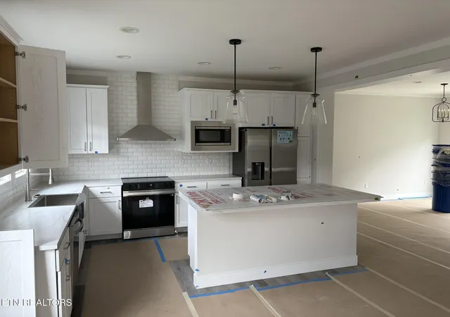Photo 3 of Sale Pending at 3911 Crimson Clover Ln, Knoxville, TN 37924 | MLS# 1346799 | Listing updated on 2026-10-08