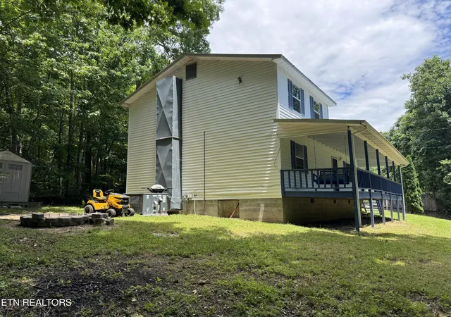 Homes for sale in Oneida, TN | 125 Walnut Lane Lane, Oneida, TN 37841 | MLS# 1345407