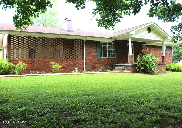 Homes for sale in Sweetwater, TN | 241 Meadow Brook Rd, Sweetwater, TN 37874 | MLS# 1345419