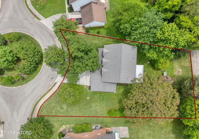 3rd image of 839 Somerset Dr, Maryville, TN 37803 | MLS# 1345466