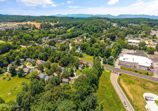 Homes for sale in Powell, TN | 3701 Holgate Ln, Powell, TN 37849 | MLS# 1345447