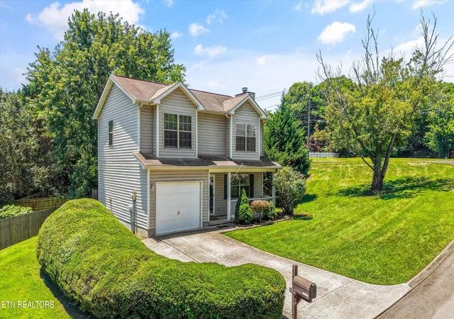 Photo 3 of Single family home for sale at 3701 Holgate Ln, Powell, TN 37849 | MLS# 1345447 | Listing updated on 2026-07-30