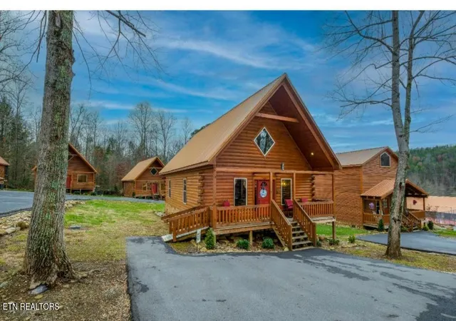 Homes for sale in Gatlinburg, TN | 124 White Oak Resort Wy, Gatlinburg, TN 37738 | MLS# 1345499