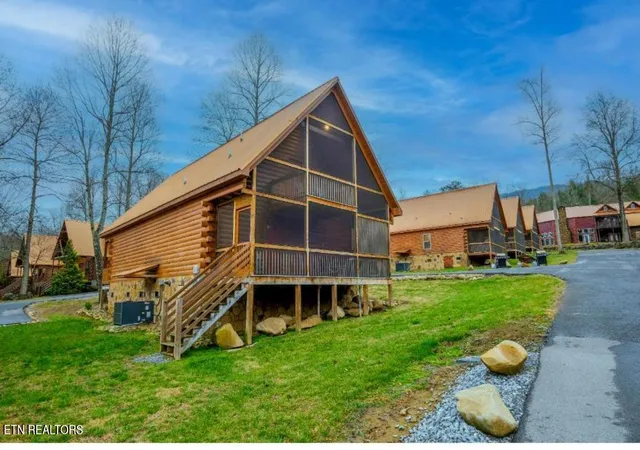 Homes for sale in Gatlinburg, TN | 124 White Oak Resort Wy, Gatlinburg, TN 37738 | MLS# 1345499