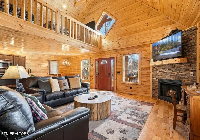 Homes for sale in Gatlinburg, TN | 124 White Oak Resort Wy, Gatlinburg, TN 37738 | MLS# 1345499