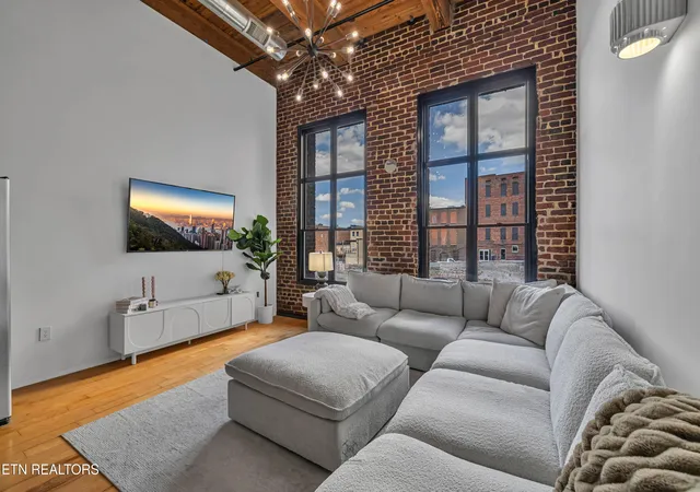 3rd image of 220 W Jackson Ave #102, Knoxville, TN 37902 | MLS# 1345478