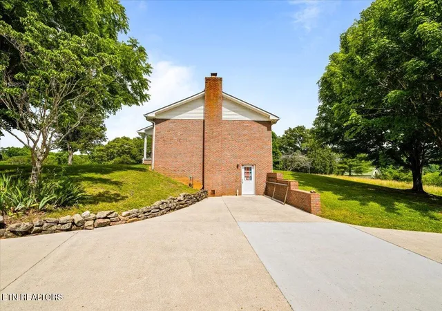 Photo 3 of Sale Pending at 1476 Flat Holw Rd, Speedwell, TN 37870 | MLS# 1348193 | Listing updated on 2026-07-31