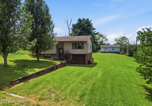 Homes for sale in Sweetwater, TN | 291 Overhill Dr, Sweetwater, TN 37874 | MLS# 1345472