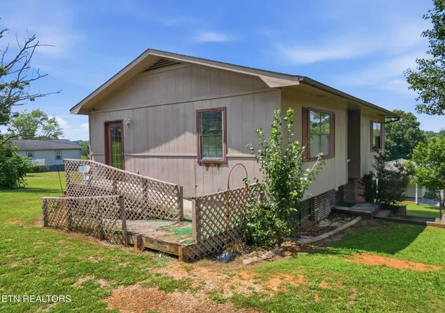 Homes for sale in Sweetwater, TN | 291 Overhill Dr, Sweetwater, TN 37874 | MLS# 1345472