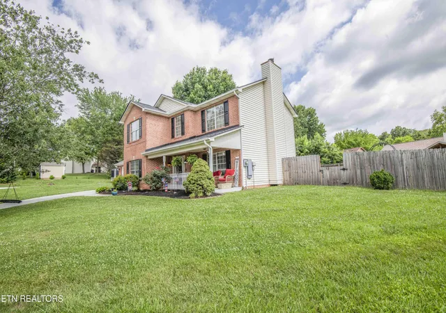 Photo 3 of Single family home for sale at 512 Windgate Ct, Powell, TN 37849 | MLS# 1345558 | Listing updated on 2026-07-27