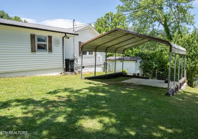Homes for sale in Caryville, TN | 158 Cherry Bottom Rd, Caryville, TN 37714 | MLS# 1345587