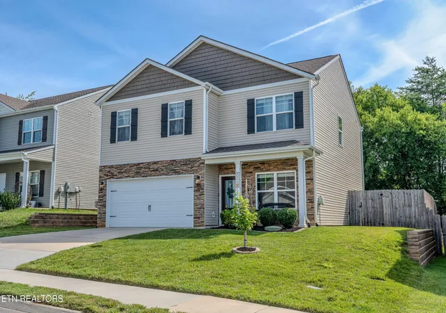 Homes for sale in Knoxville, TN | 348 Hayley Marie Ln, Knoxville, TN 37920 | MLS# 1345637