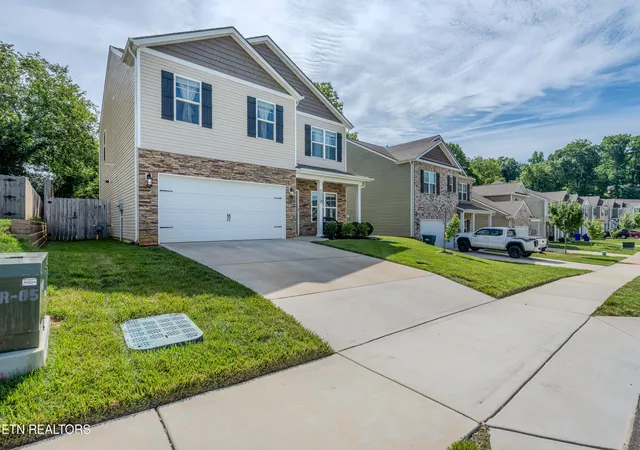 Homes for sale in Knoxville, TN | 348 Hayley Marie Ln, Knoxville, TN 37920 | MLS# 1345637