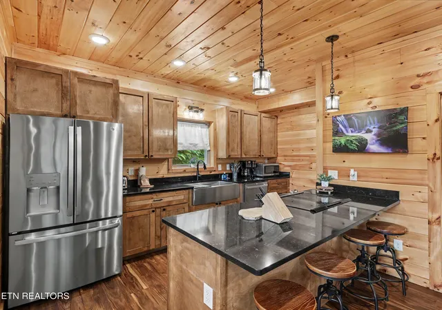 5th image of 856 & 862 Crest View Dr, Gatlinburg, TN 37738 | MLS# 1345544
