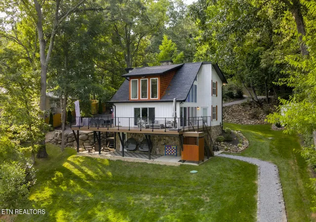 3rd image of 825 Plainview Dr, Dandridge, TN 37725 | MLS# 1345617