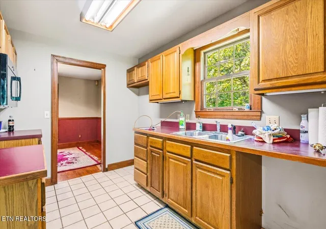 3rd image of 400 Imperial Heights Dr, La Follette, TN 37766 | MLS# 1345514