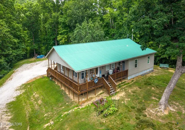 Homes for sale in Pioneer, TN | 1153 Ditney Tr, Pioneer, TN 37847 | MLS# 1345580