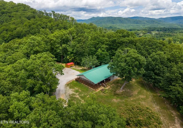 Homes for sale in Pioneer, TN | 1153 Ditney Tr, Pioneer, TN 37847 | MLS# 1345580