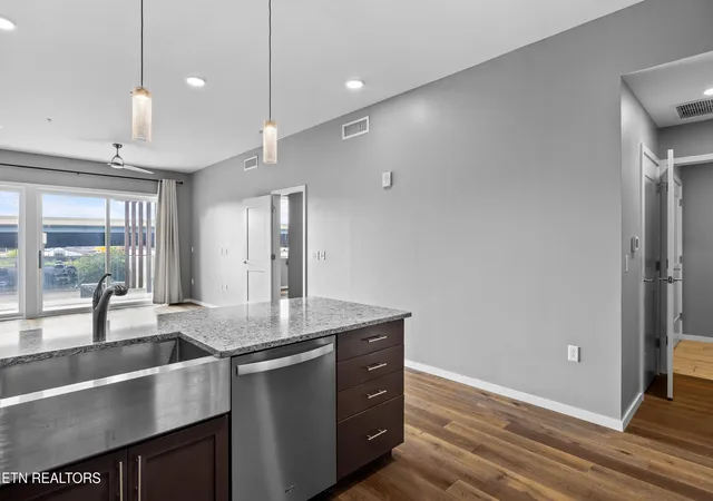 5th image of 333 W Depot Ave #212, Knoxville, TN 37917 | MLS# 1346858