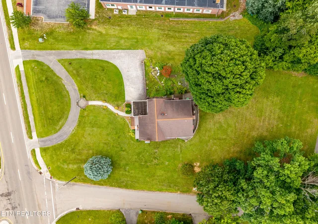 21st image of 828 W Lamar Alexander Pkwy, Maryville, TN 37801 | MLS# 1346028
