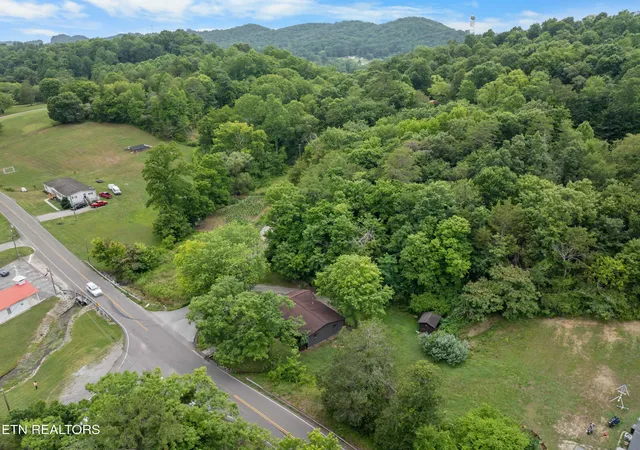Homes for sale in Powell, TN | 1729 W Brushy Valley Dr, Powell, TN 37849 | MLS# 1347472