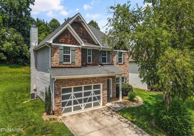 Photo 3 of Single family home for sale at 620 Carrington Blvd, Lenoir City, TN 37771 | MLS# 1346226 | Listing updated on 2026-10-02