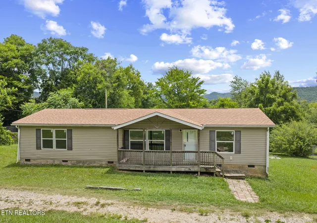 Homes for sale in Clinton, TN | 707 Mcadoo St, Clinton, TN 37716 | MLS# 1345691