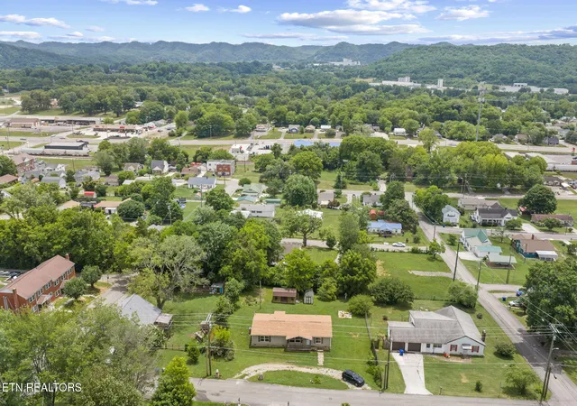 Homes for sale in Clinton, TN | 707 Mcadoo St, Clinton, TN 37716 | MLS# 1345691