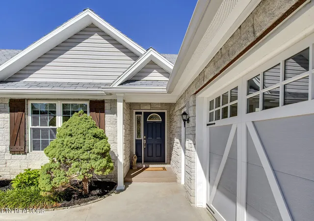 Photo 4 of Sale Pending at 130 Oonoga Way, Loudon, TN 37774 | MLS# 1345756 | Listing updated on 2026-10-01