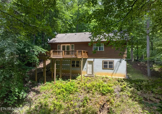 Homes for sale in Byrdstown, TN | 510 Tuscarora Cir, Byrdstown, TN 38549 | MLS# 1345579