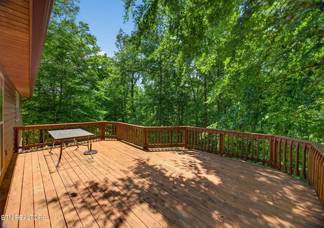 Homes for sale in Byrdstown, TN | 510 Tuscarora Cir, Byrdstown, TN 38549 | MLS# 1345579