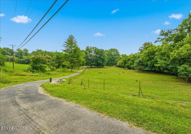 2nd image of 249 Old Cades Cove Rd, Townsend, TN 37882 | MLS# 1345592