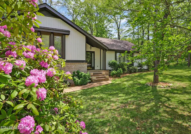 Photo 2 of Single family home for sale at 12 / 14 Ridge Crst Cir, Fairfield Glade, TN 38558 | MLS# 1345589 | Listing updated on 2026-10-07