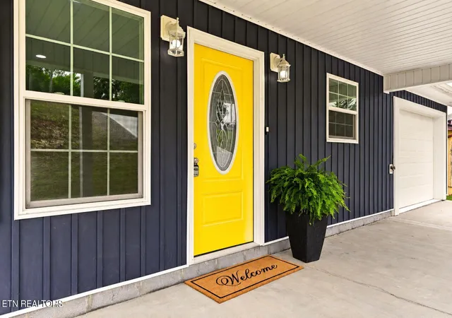 Photo 1 of Single family home for sale at 134 Houston Ave, Oak Ridge, TN 37830 | MLS# 1347895 | Listing updated on 2026-09-19