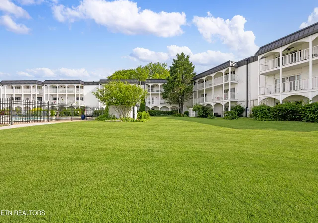 2nd image of 5709 Lyons View Pike Pike #1217, Knoxville, TN 37919 | MLS# 1346006